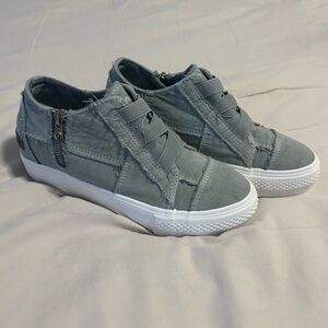 Blowfish Malibu Play Sneakers NWOT